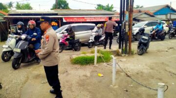 Polsek Cikarang Timur Intensifkan Pengaturan Lalu Lintas di Awal Pekan, Antisipasi Kepadatan Senin Pagi