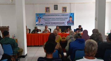 Polsek Cikarang Timur Pastikan Kondusivitas Musdes Penetapan Unsur Masyarakat di Desa Karangsari