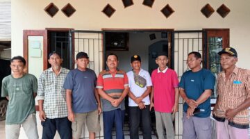 HASIL MUSYAWARAH WARGA PASIRAN JAYA: SUSUN KERANGKA DAN TIM, SIAPKAN PERBAIKAN JALAN SWADAYA SAMBIL TUNGGU DANA PEMERINTAH