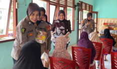 Polwan Polda Lampung Gelar Jumat Berkah: Bakti Sosial  dan Kepedulian Tulus Bagi Para Lansia di Panti Tresna Werdha Natar