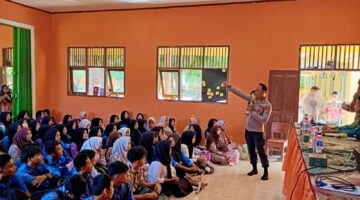 Cegah Penyalahgunaan NAPZA, Polsek Dente Teladas Sosialisasi di SMAN 01 Dente Teladas Saat MPLS