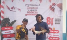 Meriahkan HUT RI ke-81, Lomba Mancing Pasiranjaya 2 Diikuti 200 Peserta, Kapolsek Dente Teladas Hadir dan Bagikan Beragam Hadiah